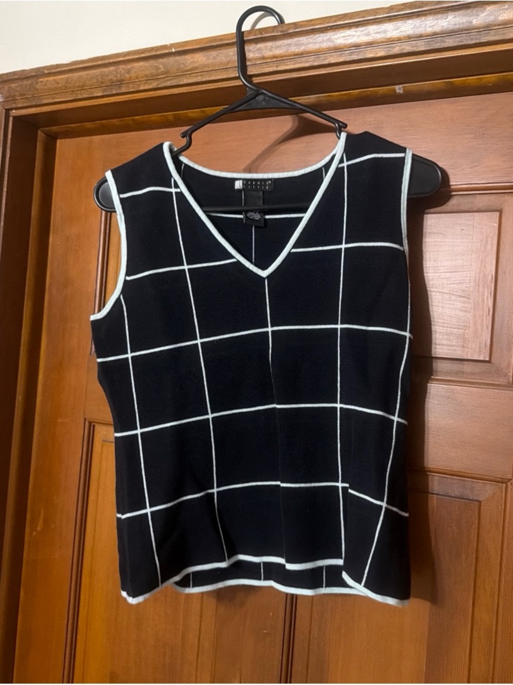 V-Neck Knit Sleeveless Top Medium